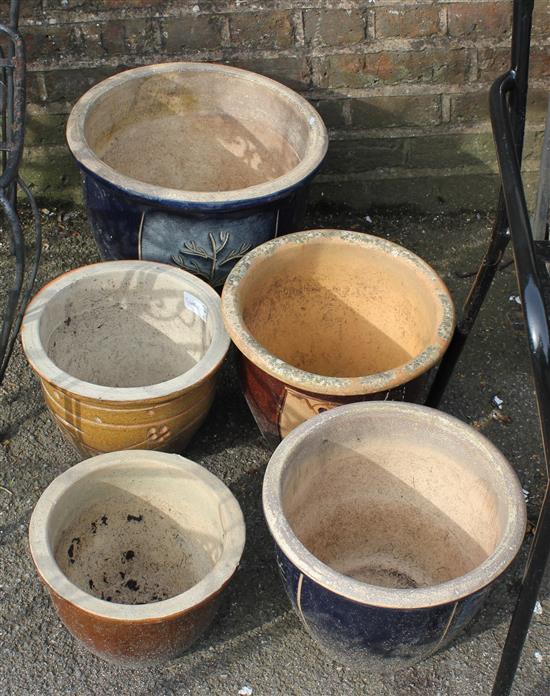 5 glazed pots